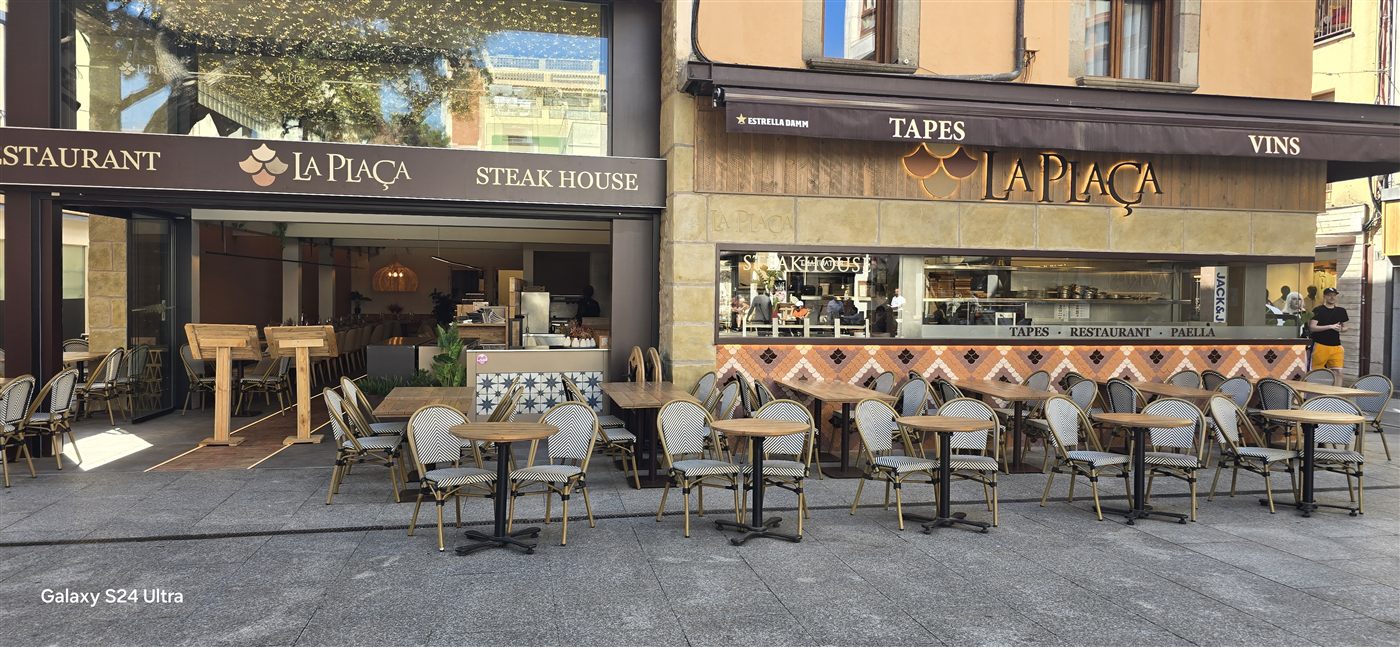 Fachada - Restaurante La Plaça