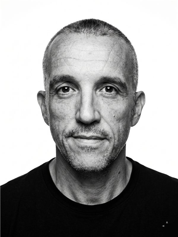 Toni — fundador de Comfortek